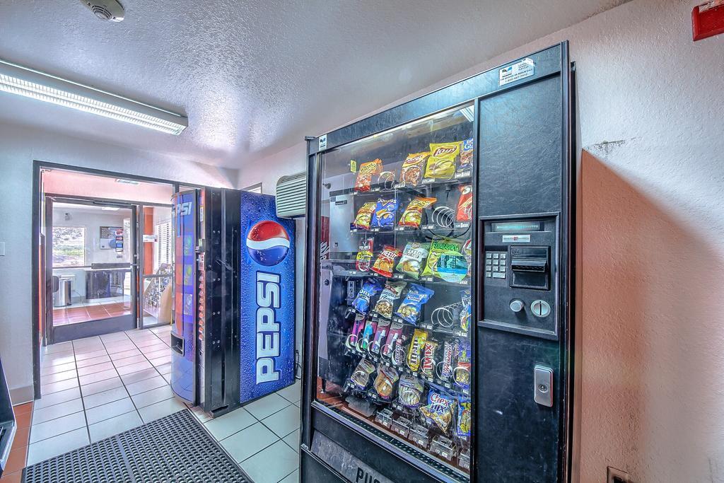 Motel 6 San Antonio, Tx Six Flags Fiesta Tx - La Cantera Area Exterior photo