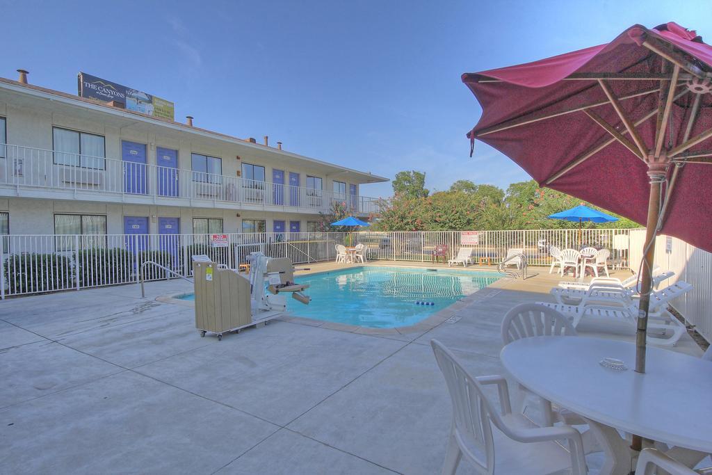 Motel 6 San Antonio, Tx Six Flags Fiesta Tx - La Cantera Area Exterior photo