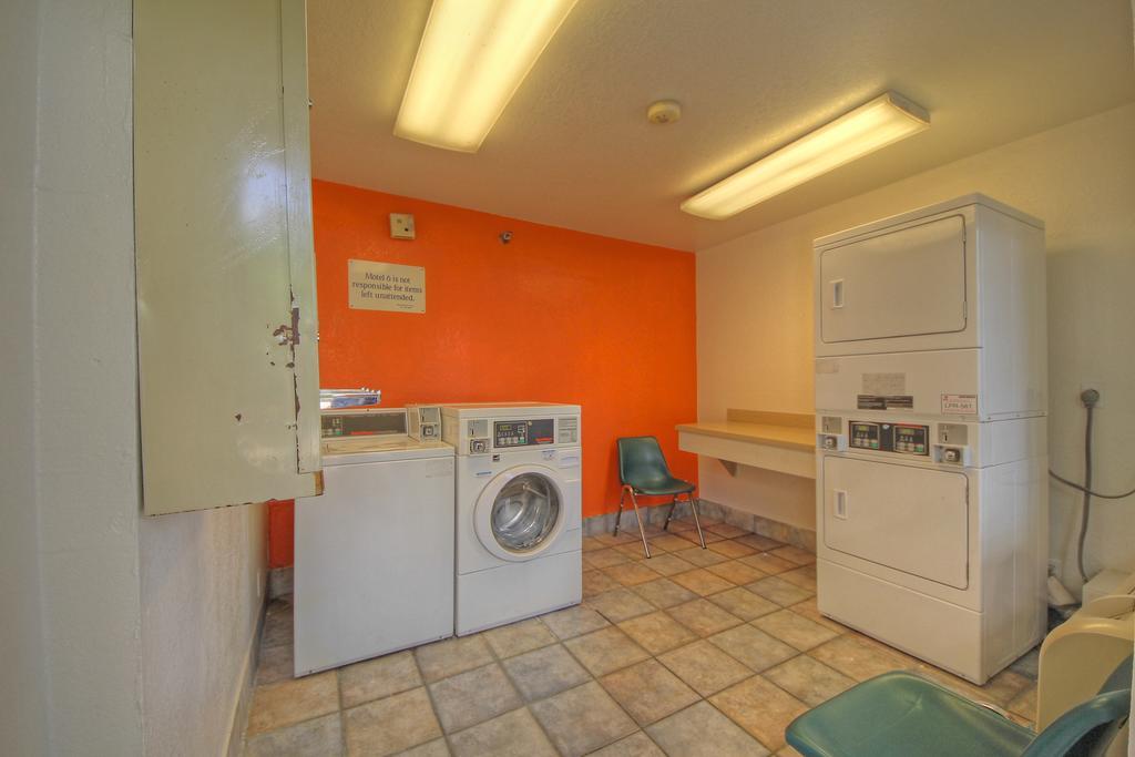 Motel 6 San Antonio, Tx Six Flags Fiesta Tx - La Cantera Area Exterior photo