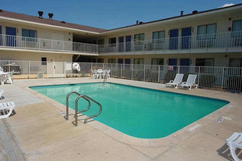 Motel 6 San Antonio, Tx Six Flags Fiesta Tx - La Cantera Area Exterior photo