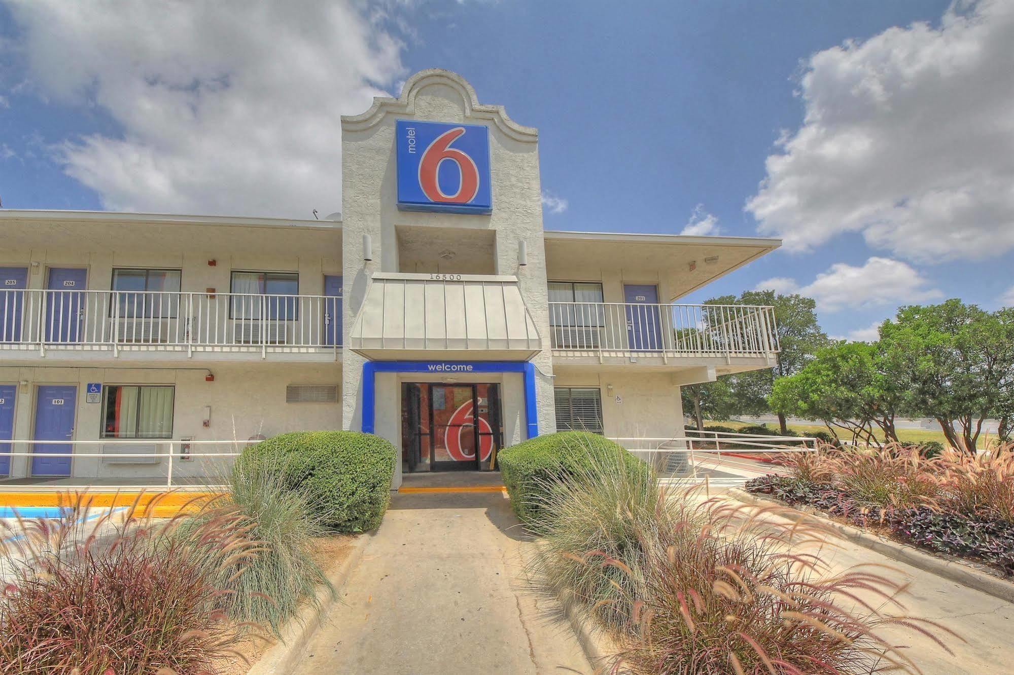 Motel 6 San Antonio, Tx Six Flags Fiesta Tx - La Cantera Area Exterior photo